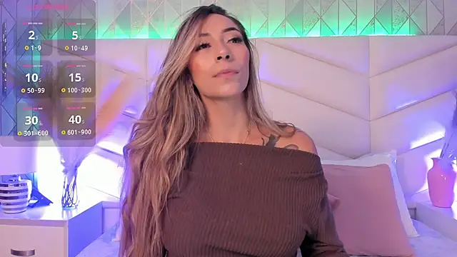 Lizzi Hotman  online show from June 2026 08:31:02 PM