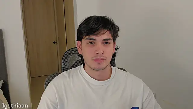 Snapshot of thiaann chatting on November 2025 01:28:01 AM thiaann online show from November 2025 01:28:01 AM