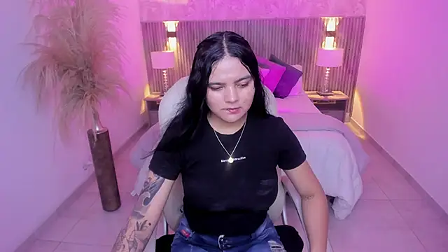 Snapshot of Allyson_brown_ chatting on December 2025 08:03:01 PM Allyson brown online show from December 2025 08:03:01 PM