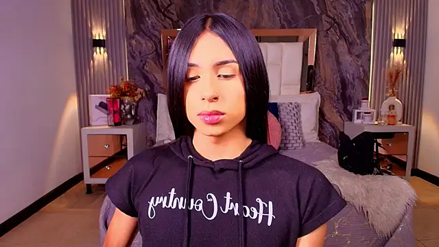 Caroline foster1 online show from December 2025 11:43:02 AM