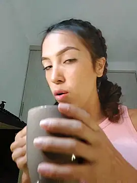 Lina Carolina online show from December 2025 05:46:02 AM