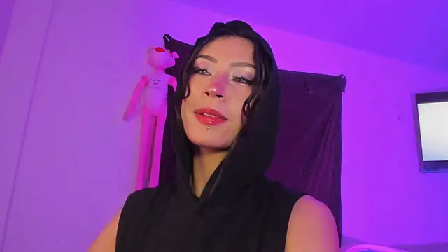 Snapshot of Ounla_Sweet chatting on July 2026 06:03:01 AM Ounla Sweet online show from July 2026 06:03:01 AM