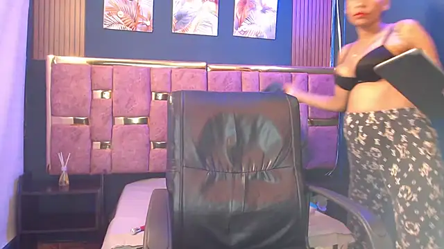  Caroline34 online show from April 2026 10:28:01 AM