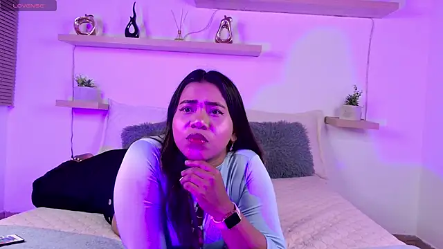 Lunaartistry online show from November 2025 02:55:02 AM