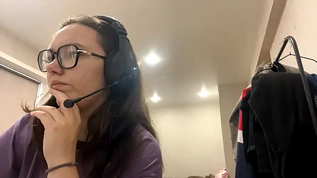 KerriMcbreen online show from December 2025 04:22:02 AM