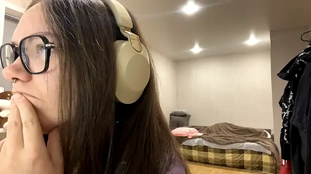 KerriMcbreen online show from December 2025 03:09:01 AM