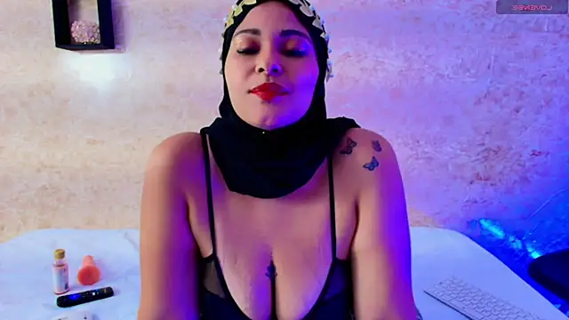 hafsa ali online show from December 2025 12:37:01 PM