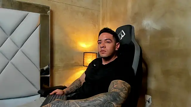 Snapshot of maddox_santana chatting on December 2025 05:13:01 AM maddox santana online show from December 2025 05:13:01 AM