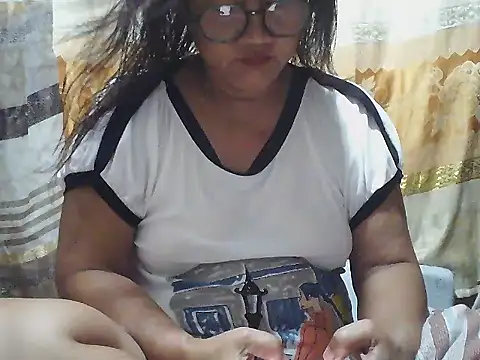 Snapshot of fireflower70 chatting on July 2026 11:17:01 AM fireflower70 online show from July 2026 11:17:01 AM