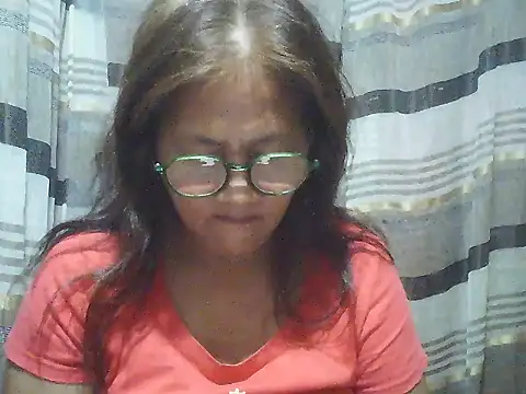 Snapshot of fireflower70 chatting on July 2026 10:01:01 AM fireflower70 online show from July 2026 10:01:01 AM