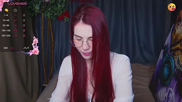 Emily Kente online show from December 2025 01:11:01 AM