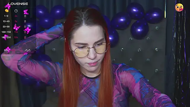 Emily Kente online show from December 2025 12:43:01 AM