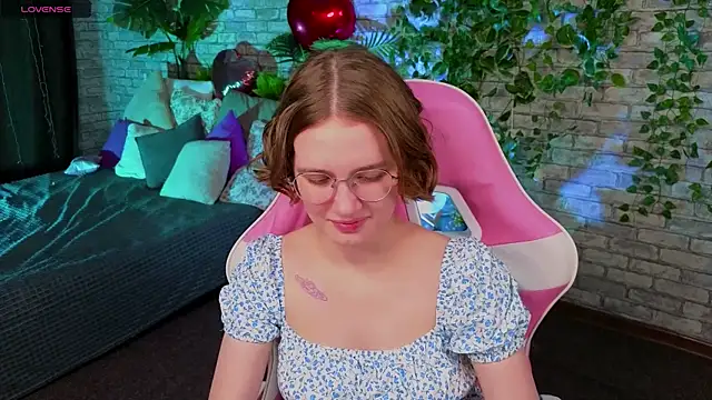 Mia Mooore online show from February 2026 01:22:02 PM