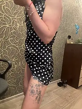 Snapshot of Sweet_little_gir chatting on May 2026 03:30:02 PM Sweet little gir online show from May 2026 03:30:02 PM
