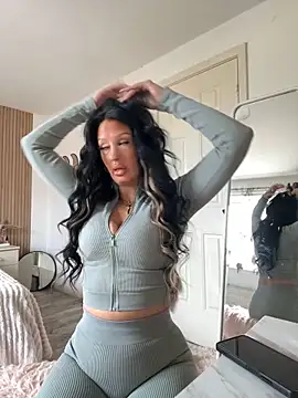 Lolaxox  online show from April 2026 04:14:02 PM