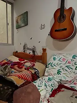 Emma Everett online show from December 2025 12:15:01 PM