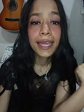 Emma Everett online show from December 2025 12:29:01 PM