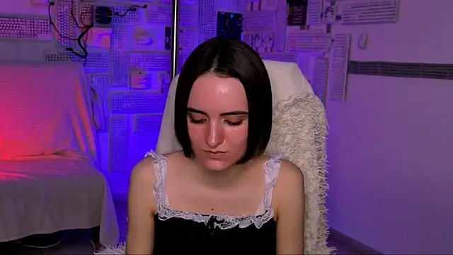 KateWillows online show from April 2026 04:58:02 AM