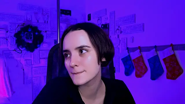 KateWillows online show from December 2025 08:18:01 AM