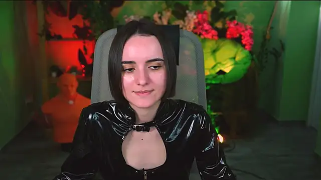 KateWillows online show from April 2026 04:58:01 AM