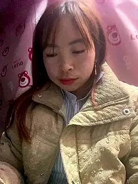 alissa-ww online show from December 2025 05:45:01 AM