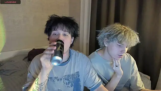 miya meow miku online show from December 2025 06:00:01 PM