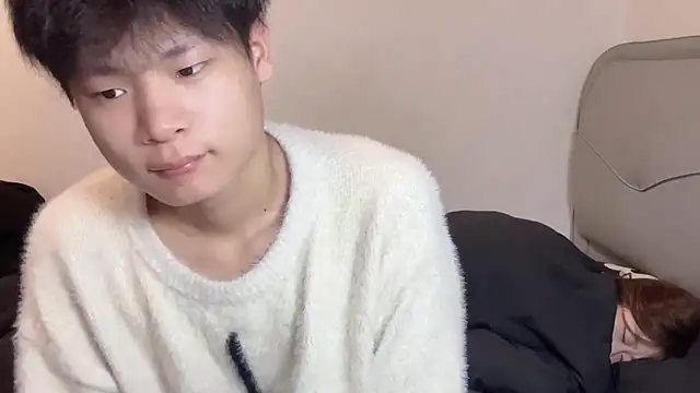 xiaohui660 online show from December 2025 04:12:02 PM