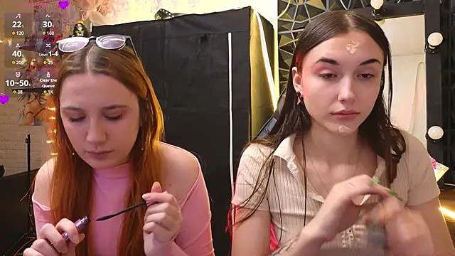 sunny luna online show from February 2026 03:00:02 PM