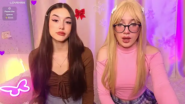 sunny luna online show from December 2025 07:52:02 PM