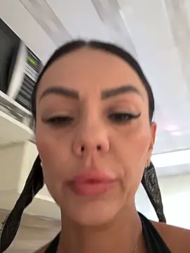 SofhiaTaylor online show from December 2025 02:55:01 PM