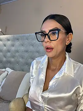 SofhiaTaylor online show from January 2026 10:14:02 PM