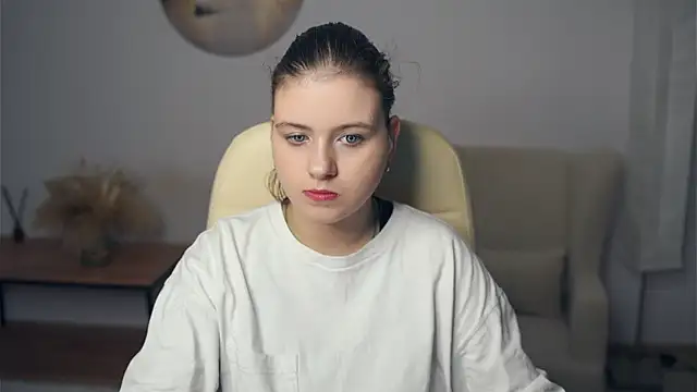 NovellaArjune online show from December 2025 08:03:02 AM