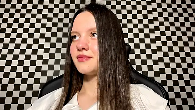 ConchitaMaestas online show from December 2025 04:40:02 PM