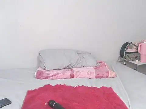 Snapshot of Roxyluva-x chatting on November 2025 01:33:01 PM Roxyluva-x online show from November 2025 01:33:01 PM