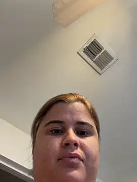 QueenBootyy online show from November 2025 04:07:02 PM