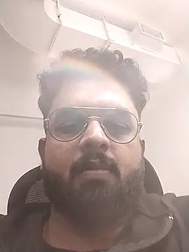 mrwhoti online show from November 2025 02:17:01 PM