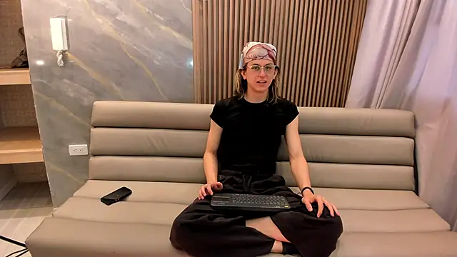 Lior Evan online show from November 2025 11:54:02 AM