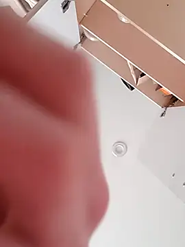 FreeRich online show from December 2025 04:34:02 AM