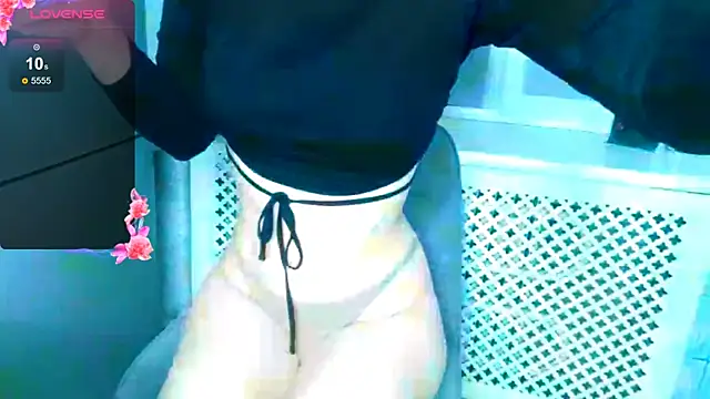 SolarStay online show from December 2025 08:57:02 PM