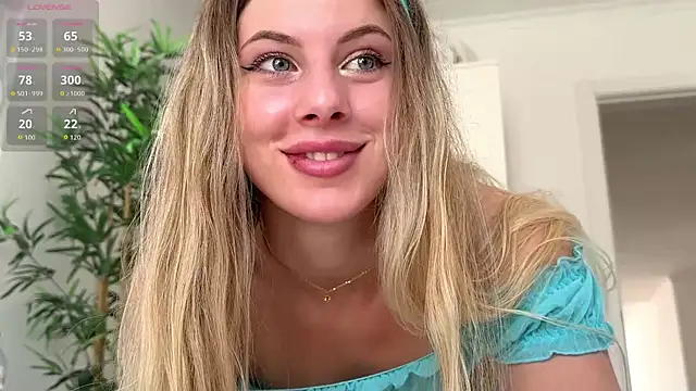 Snapshot of evy_miu chatting on July 2026 10:04:02 AM evy miu online show from July 2026 10:04:02 AM