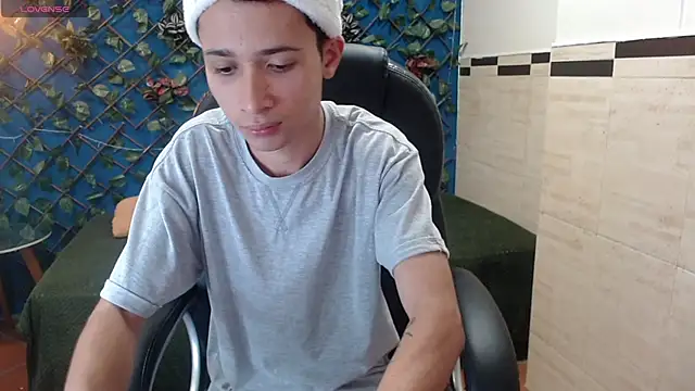 LucassSmith11 online show from December 2025 11:46:02 AM