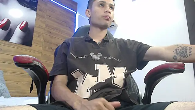 LucassSmith11 online show from March 2026 08:14:01 PM