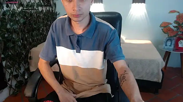 LucassSmith11 online show from January 2026 12:12:02 PM