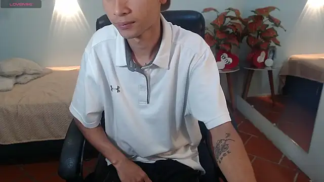 LucassSmith11 online show from December 2025 11:42:02 AM