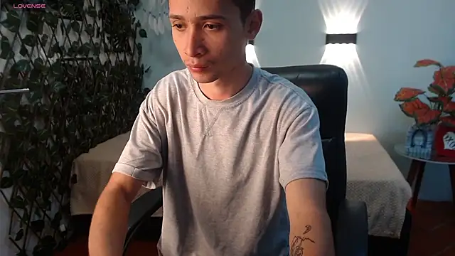 LucassSmith11 online show from January 2026 12:01:01 PM