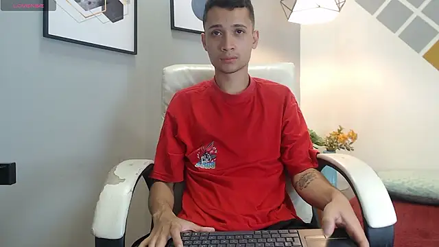 LucassSmith11 online show from February 2026 07:01:02 PM