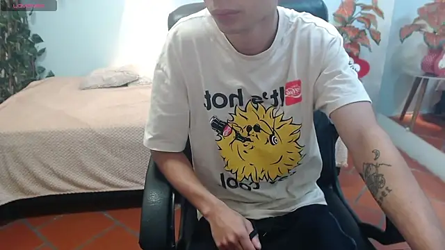 LucassSmith11 online show from December 2025 11:47:02 AM