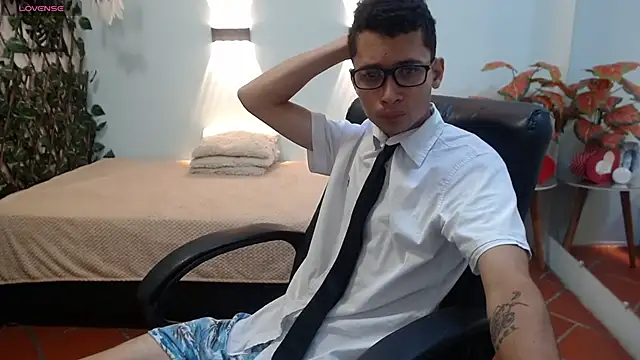 LucassSmith11 online show from December 2025 12:04:02 PM