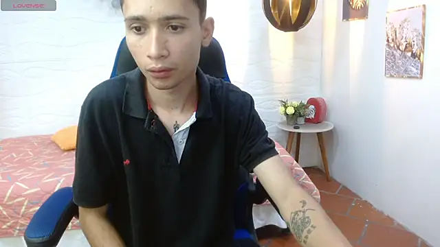 LucassSmith11 online show from December 2025 01:46:01 PM