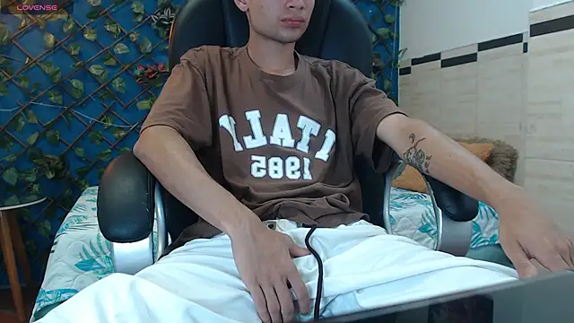 LucassSmith11 online show from April 2026 08:48:02 PM